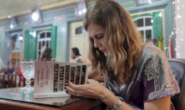 Caetiteense lança livro “Do Amor e do Amar” em Caetité