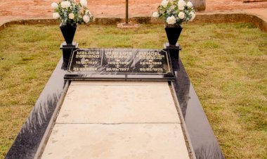Restos mortais de Waldick Soriano são trazidos para Bahia e novo sepultamento é realizado em Caetité
