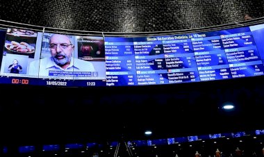 Senado aprova pena maior para injúria racial em eventos esportivos e no humor