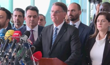 Bolsonaro agradece votação e diz que continuará cumprindo a Constituição