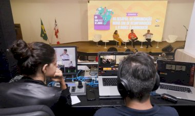 Jornalistas debatem sobre comunicação pública, em último dia de seminário em Salvador