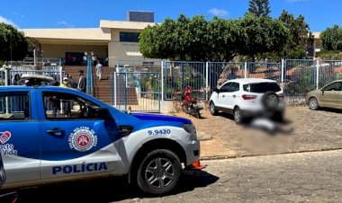 Homem é morto a tiros em frente ao Fórum Cesar Zama em Caetité