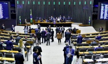 Após decisão do STF sobre bancadas, Angelo Coronel pede novo censo