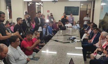 Em coletiva de imprensa, Prefeitura de Montes Claros anuncia realização de concurso público, passe-livre estudantil e contratação de pediatras