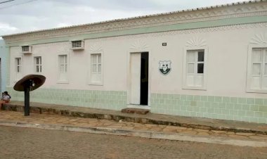 Prefeito de Lagoa Real decreta situação de emergência administrativa e financeira