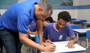 Governo do Estado inicia seleção de 10 mil oficineiros que atuarão nas escolas estaduais