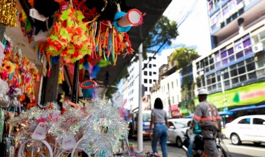 Serpentinas metálicas são proibidas no carnaval da Bahia para evitar acidentes
