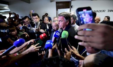 PGR denuncia Bolsonaro por tentativa de golpe de Estado