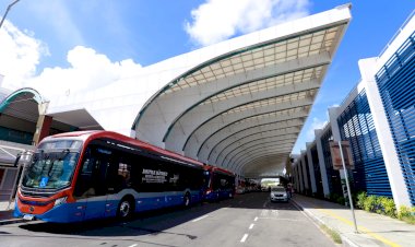 Veículos elétricos substituem ônibus a diesel e conecta Aeroporto ao Metrô de Salvador