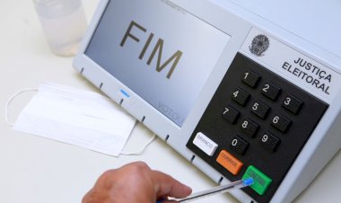 CCJ do Senado aprova texto-base da PEC que acaba com reeleição para presidente, prefeitos e governadores