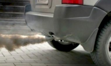 Homem morre após suspeita de intoxicação por monóxido de carbono dentro de carro em garagem fechada, em 7 de Abril