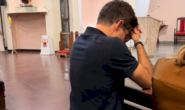 Após incidente em voo, ACM Neto participa de missa e agradece a Deus pelo “dom da vida”