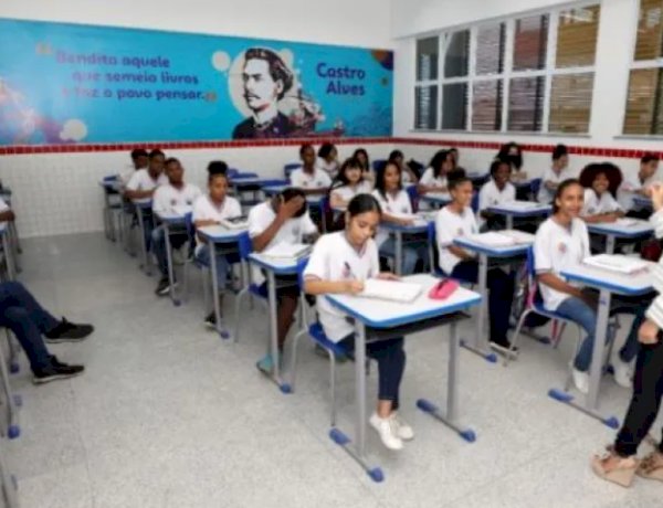 Senado aprova projeto com diretrizes para valorização de professores