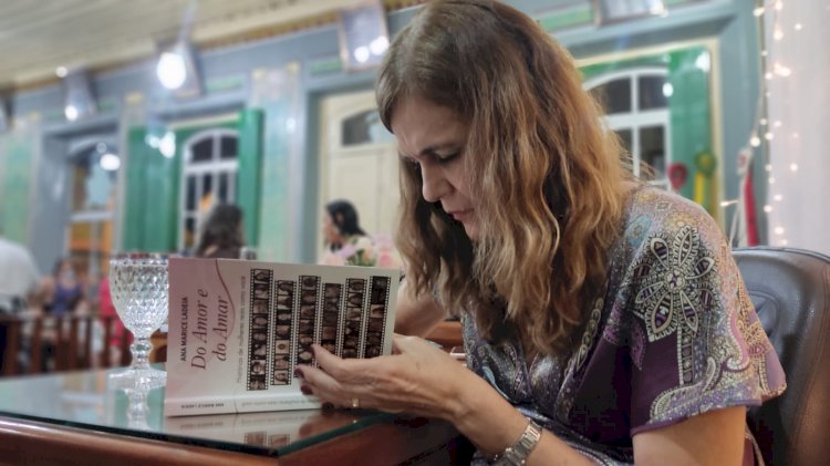 Caetiteense lança livro “Do Amor e do Amar” em Caetité