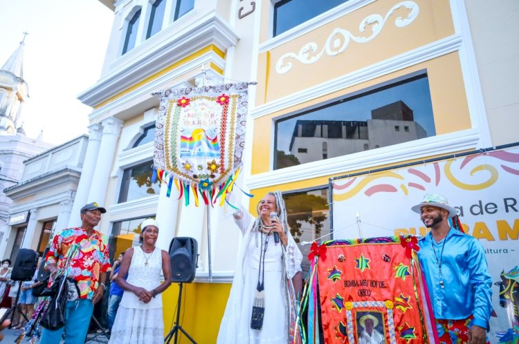 Bumba Meu Boi do Seu Oreco e Grupo Reisado de Vila Juerana se encontram em Dia de Reis após 30 anos