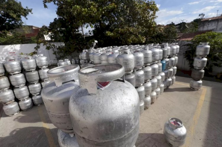 Gás de cozinha sofre primeiro reajuste do ano na Bahia com aumento de 8,2%