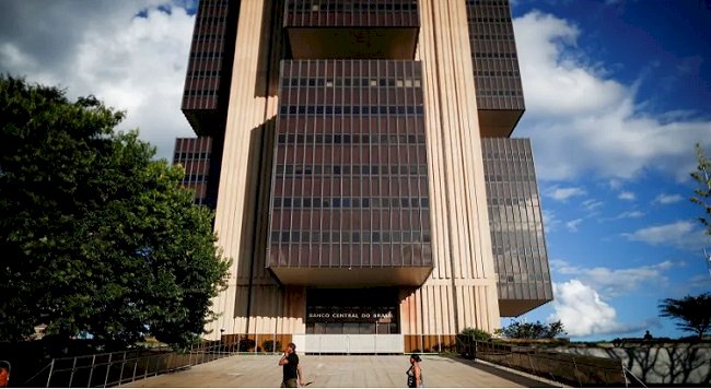 Pessoa resgata R$ 328 mil esquecidos em instituições financeiras