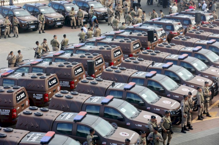 Governo da Bahia entrega novas viaturas para a Polícia Militar e anuncia convocação de policiais da reserva