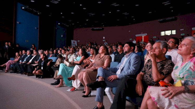 Servidores do Estado são premiados por boas práticas de trabalho no serviço público