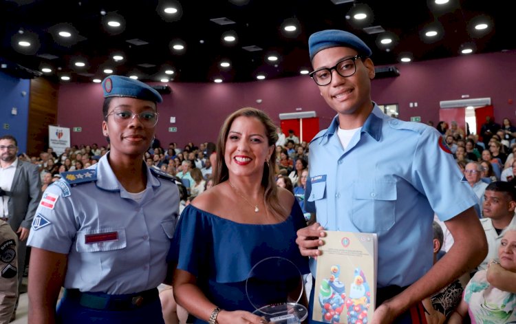Servidores do Estado são premiados por boas práticas de trabalho no serviço público