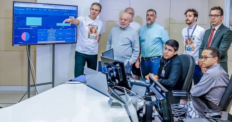 Ministro descarta cancelar o Enem após vazamento de imagens da prova