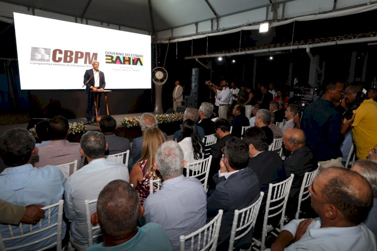 Estado assina contrato com empresa canadense para dobrar produção de energia solar na Bahia