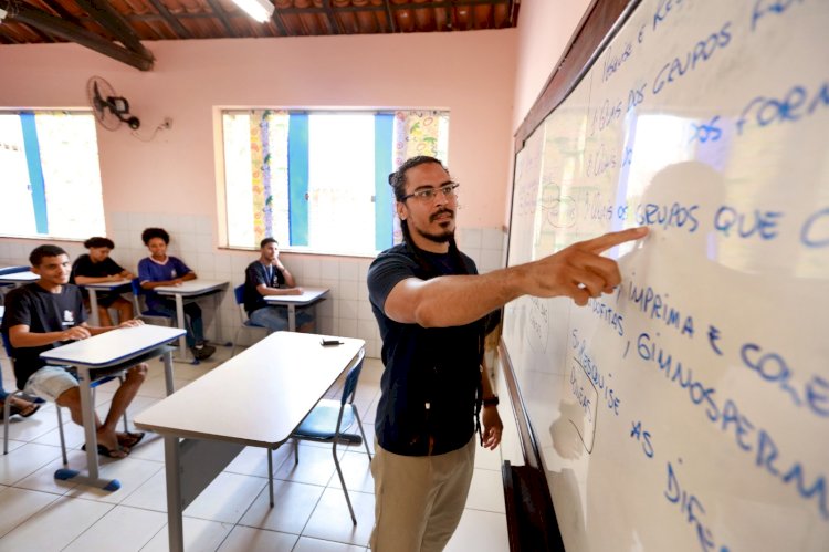Estado convoca 1677 novos profissionais da Educação, nesta quarta-feira (25)