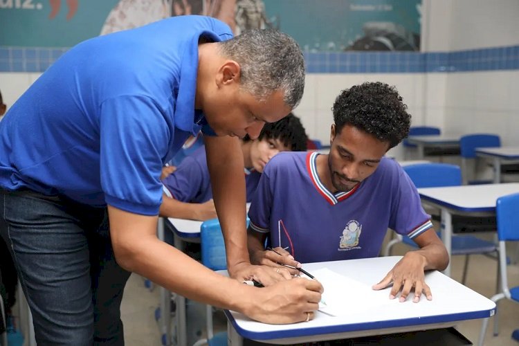 Governo do Estado inicia seleção de 10 mil oficineiros que atuarão nas escolas estaduais