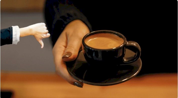 Substituição? Brasileiros podem passar a trocar o café pelo suco para economizar