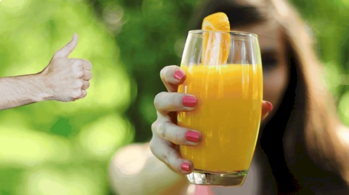 Substituição? Brasileiros podem passar a trocar o café pelo suco para economizar