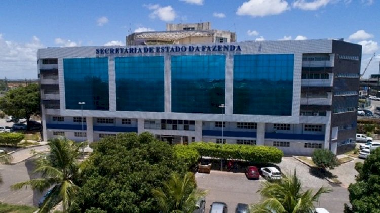 Concurso para auditor fiscal com salários de até R$ 22,5 mil abre inscrições nesta semana