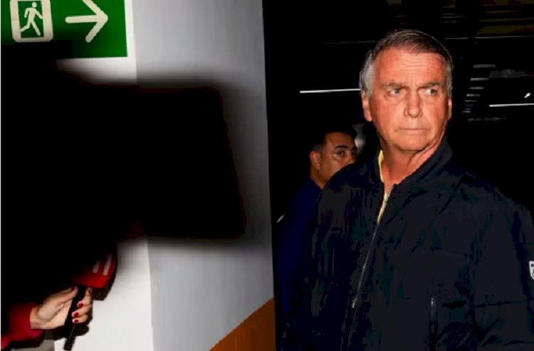 Bolsonaro tem prisão domiciliar decretada por Moraes