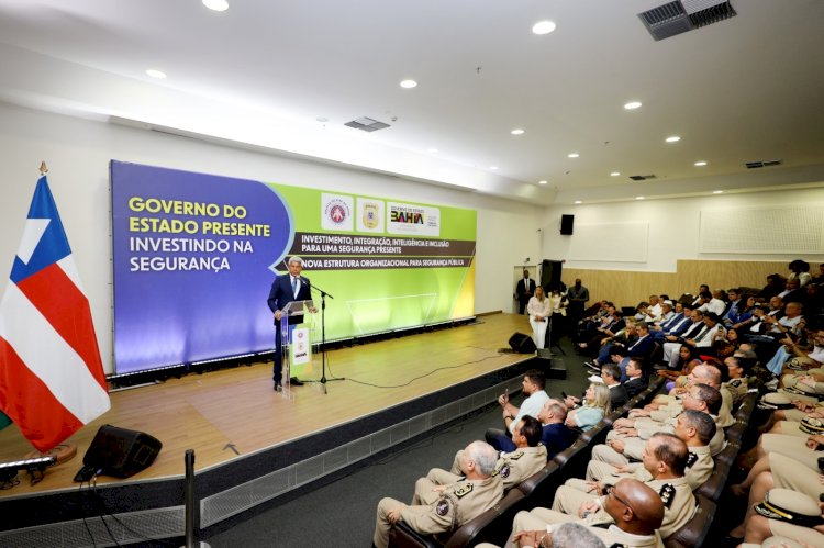 Governador sanciona leis para criação de novos comandos e promove oficiais da Polícia Militar