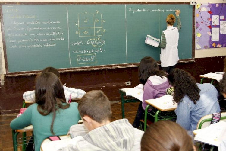 Entra em vigor lei que cria Carteira Nacional de Docente