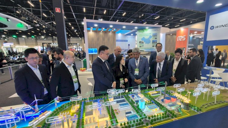 Bahia lidera produção de energia eólica e governador recebe a comenda Embaixador dos Ventos