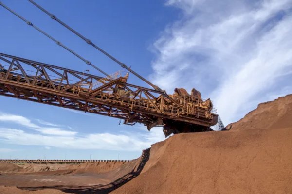 Gigantes do ferro apostam em demanda resiliente