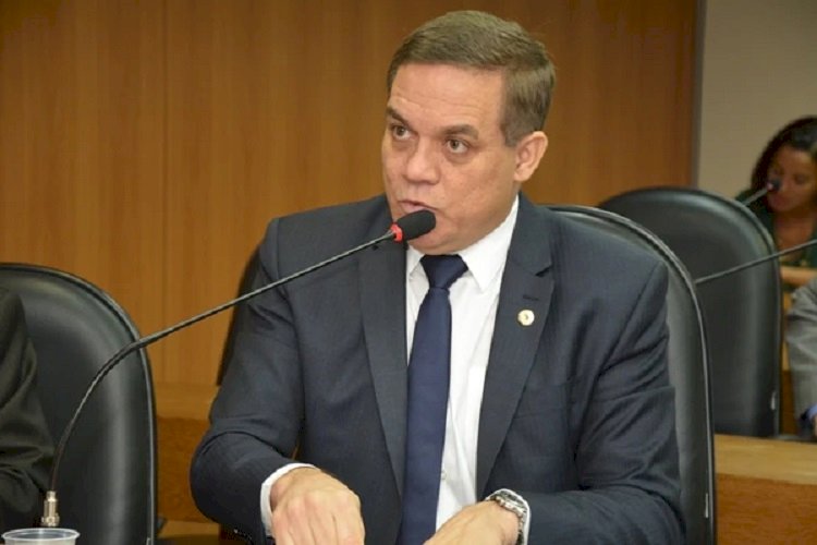 Deputado ironiza anúncios de adesão de prefeitos por Jerônimo: 'Daqui a pouco a Bahia tem mais de 1 mil cidades'