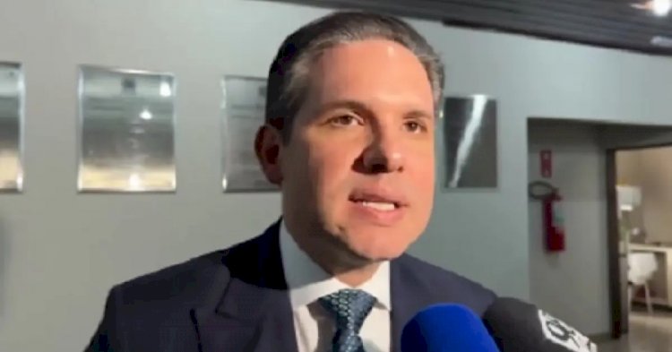 Hugo Motta declara apoio à candidatura de Lula a presidente e tenta eleger o pai como senador pela Paraíba